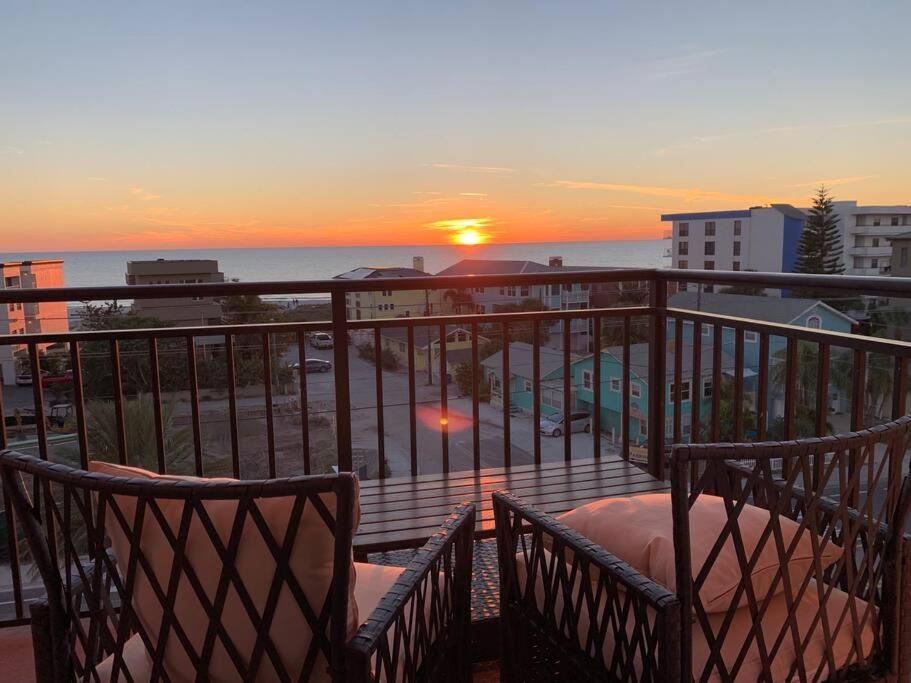 Gulf Coast Gold Private Condo - 2Bed, 2Bath, Sleep 6, Across Street From Beach, Balcony Views Of Sunsets, Beach & Gulf, Pool, Gym St. Pete Beach Εξωτερικό φωτογραφία
